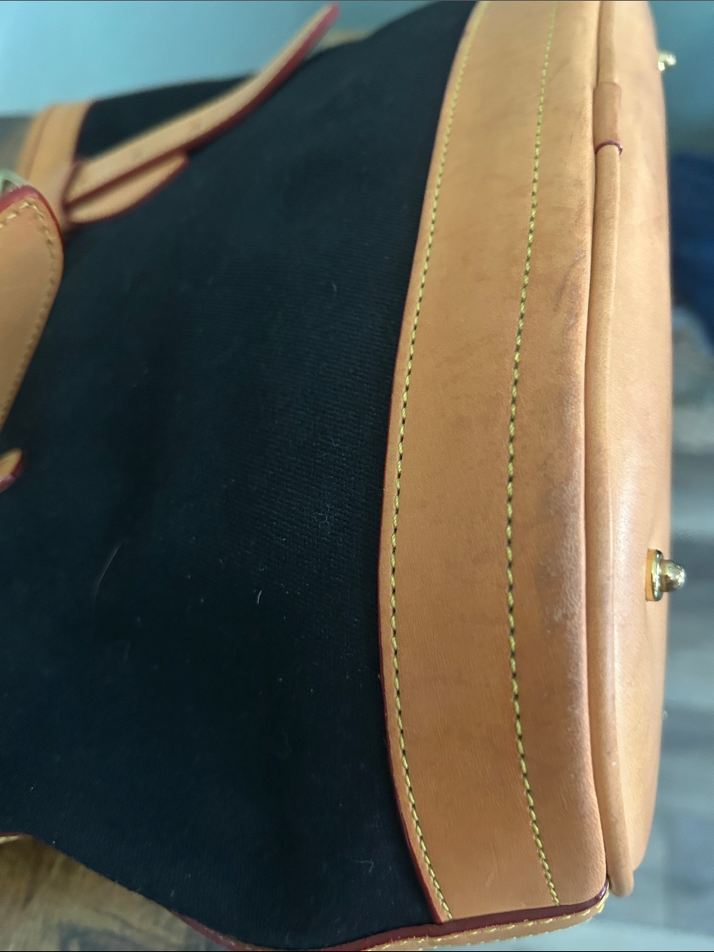 Dooney & Bourke cabriolet black canvas bag with Tan Leather Trim and Gold - Picture 9 of 9